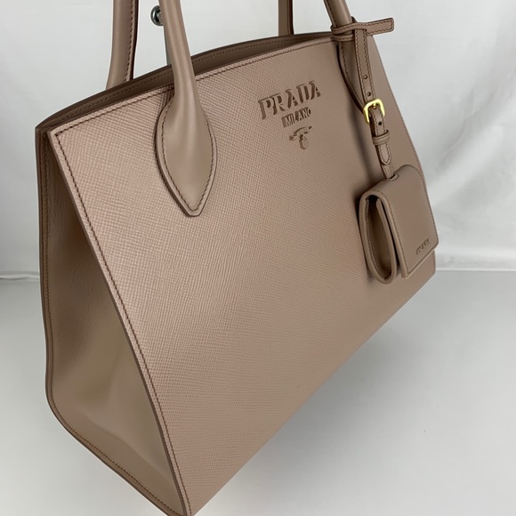 Prada Large Monochrome Tote in Cipria - Picture 2 of 8